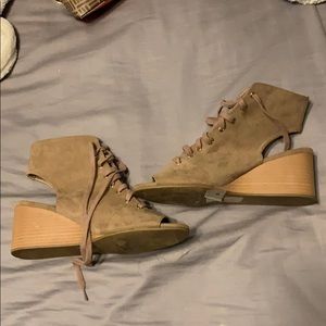 tan suede wedges
